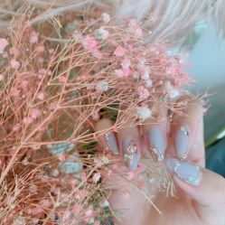 -潮店·虞妃妮轻奢美甲美睫馆