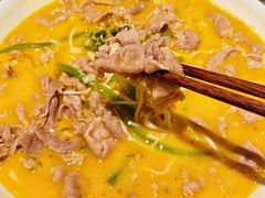 酸汤金菇肥牛-曼玉餐厅(大卫城店)