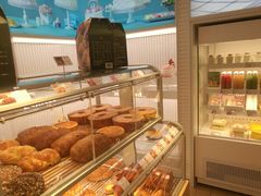 面包甜点陈列柜-好利来(鲁谷店)