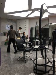 -变画·发型STUDIO