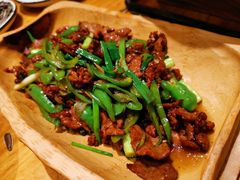 小抄黄牛肉-老滇山寨•云南特色菜•地方菜•民族风情歌舞表演(金碧店)