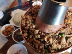二哥芋儿蛙-炉小二铜锅牛蛙•川湘菜(三里屯店)