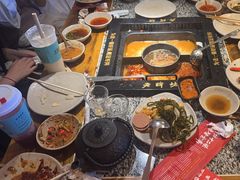-老牌坊云南鱼豆花火锅(哈西万达店)