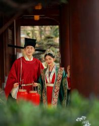 -喜爱高定婚纱摄影