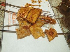 -小董哥烤串·爆汁大油边(故宫店)