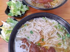 -花溪巷牛肉粉(泉城路店)