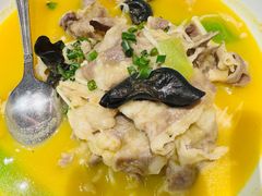 金针菇酸汤肥牛-汤城小厨•粤菜•靓汤(苏州街店)