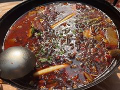 -鸿顺老铁锅美蛙鱼府(解放碑店)