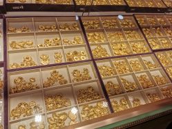 -粤豪珠宝(贝丽北路店)