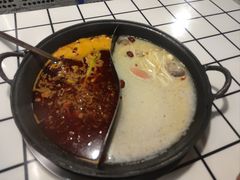 -鹿鸣山草本茶香火锅(园西路店)