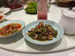 -渝信川菜 · 川味家常菜(财富购物中心店)