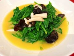 龙虾汤煮高山豆苗-湖影中餐厅·南京金茂威斯汀大酒店