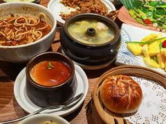 -云海肴·汽锅鸡·云南菜(天山百盛优客店)