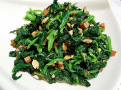 果仁菠菜-管氏翅吧(护国寺店)