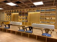 -漕河泾街道图书馆(漕河泾社区文化活动中心店)