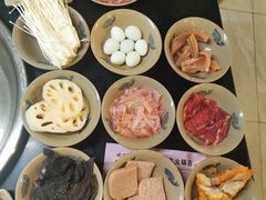 -洞亭火锅(防空洞总店)