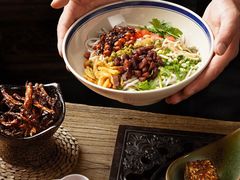 -包整·丝娃娃(一览甲秀楼风景店)