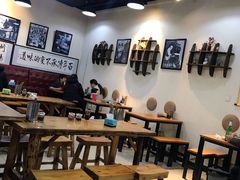 大堂-门框胡同百年卤煮(鸟巢店)