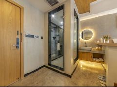 -闲隅江景艺术酒店(解放碑洪崖洞总店)