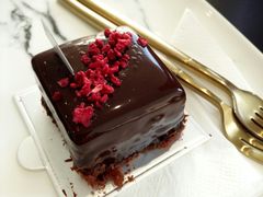 -UNI UNI(环亚凯瑟琳店)