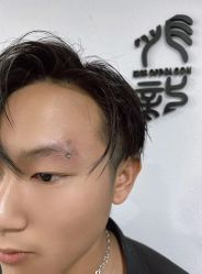 -龙之吻专业刺青·手工耳洞·纹身去色