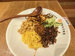 肉酱菌菇拌米线-云味馆·云南菜·云南米线(地王店)
