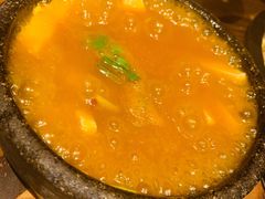 -云海肴·汽锅鸡·云南菜(天山百盛优客店)