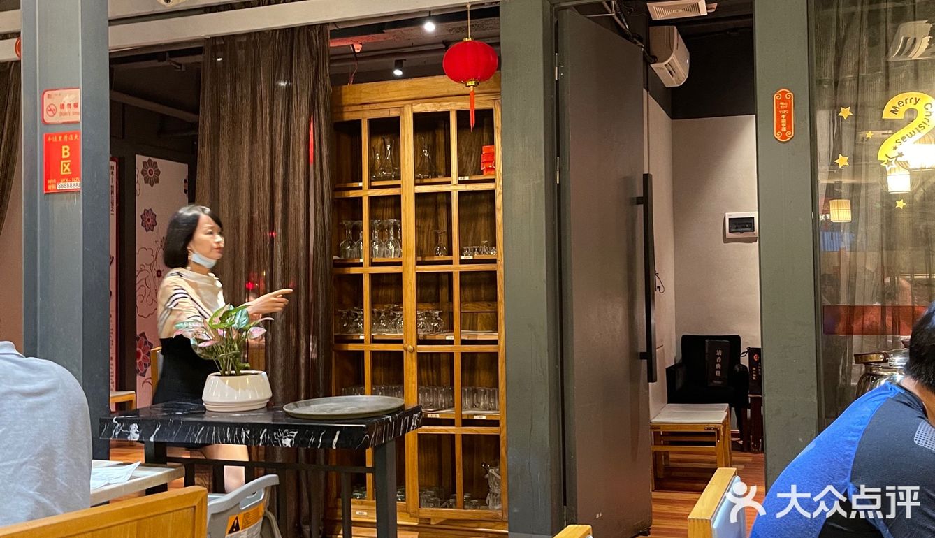 深圳美食｜首店“牛这里潮汕火锅”