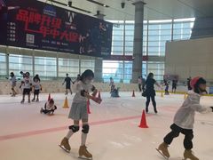 -成都冰纷万象滑冰场