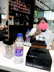 -HAIR CORNER