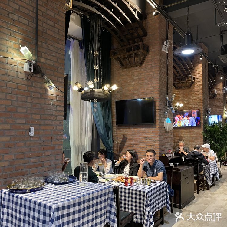 辛德勒啤酒德餐厅正宗德国黑啤烤脆皮猪肘