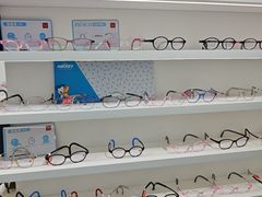 -美式眼镜·授权蔡司.依视路.尼康.豪雅.明月(南翔印象城店)