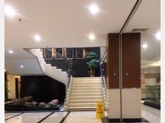 -东豪园林海鲜酒家(南港路辅路店)