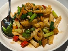大蒜苗炒腊枪-荣小馆(安达仕店)