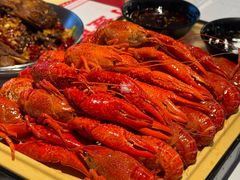 -肥肥虾庄·金牌油焖大虾(汉街SKP店)