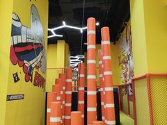 -爱蹦iBOON蹦床运动馆(江汉店)