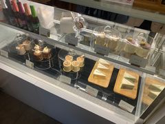 面包甜点陈列柜-芝语甜品