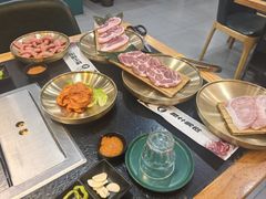 -臻牛烤肉