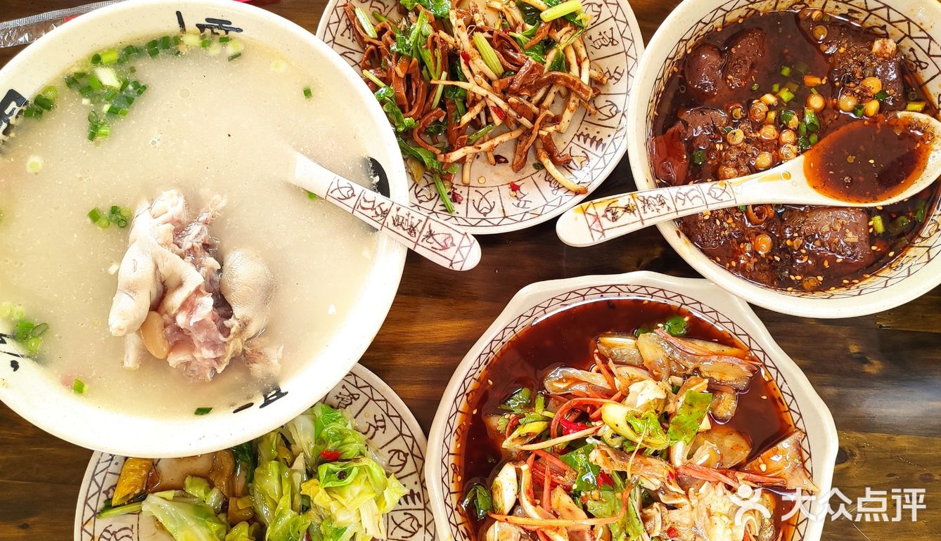 小区旁边的家常小馆一多村拾光坝坝宴(合能店)