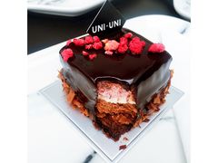 -UNI UNI(环亚凯瑟琳店)