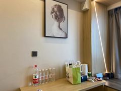 -欧辰国际酒店(重庆欢乐谷轻轨站店)