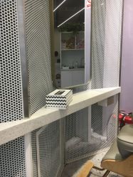 -PE SALON 