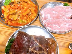 -青瓦炭韩潮烤肉(花园道店)