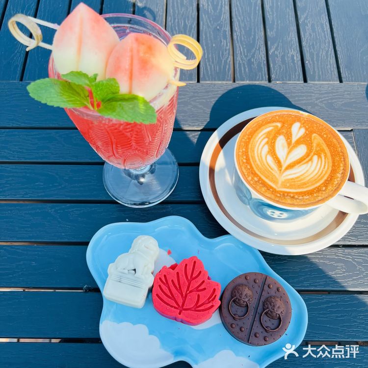 北平的秋天🍁，藏在这家绝美屋顶露台咖啡店☕️｜糖房咖啡