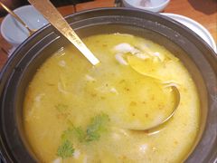 -九锅一堂酸菜鱼(万达广场店)