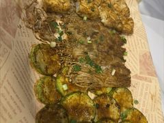 -老街烧烤大排档·地道湖北菜·龙虾馆(汉口火车站店)