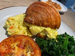 蟹肉炒蛋牛角包-Maxpoint Kitchen 西餐咖啡(乐峰广场店)
