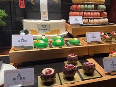 -雍容荟帝王蟹活龙虾展台自助(IFS黑金店)