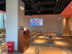 用餐区-人间酒暖·Go blanc·烧鸟·深夜食堂(陆家嘴店)