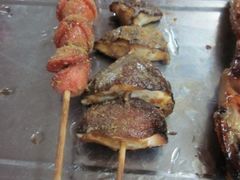 烤脆肠-兄弟联果木炭烤翅·50年家传鸡翅秘方